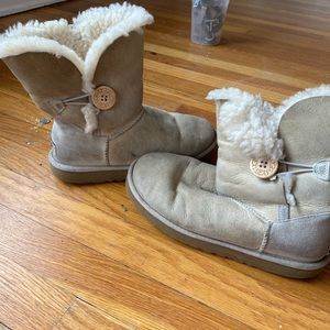 Bailey button boots size 7